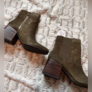 Blondo dark olive suede boots